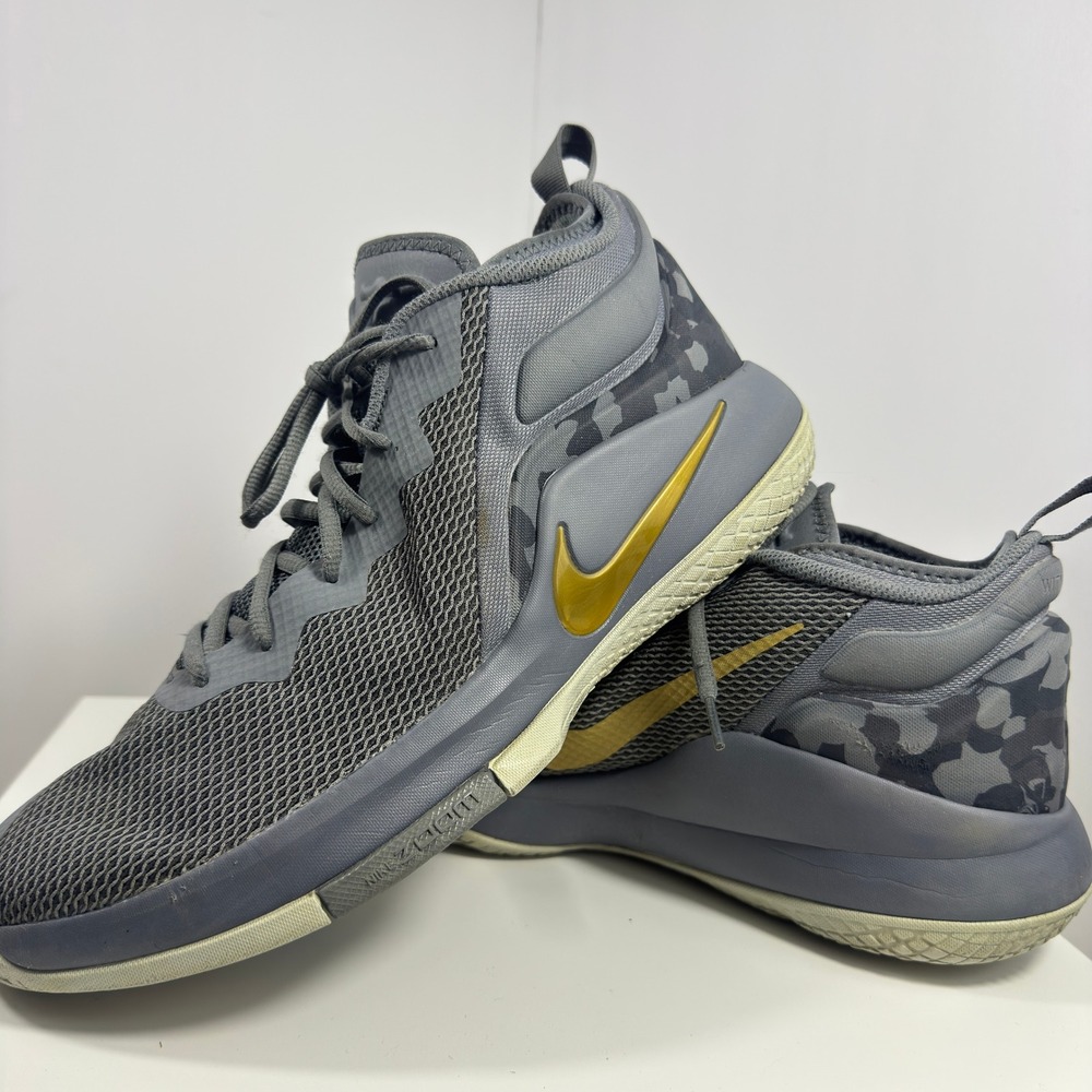 Nike LeBron Witness II Basketball Shoes Men Size 13 Grey Gold Camo‎ 942518-009